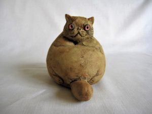 Exotic Shorthair cat sculpture